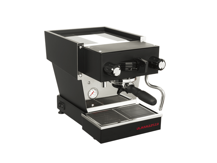 La Marzocco Linea Micra in Schwarz, Dreiviertelansicht