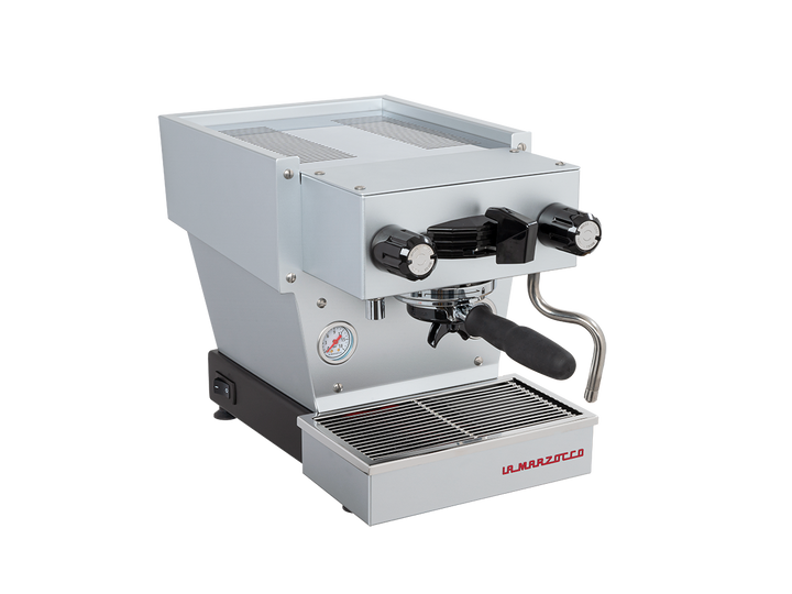 La Marzocco Linea Micra in Hellgrau, Dreiviertelansicht