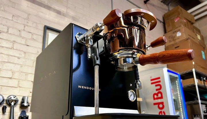 Wendougee Data S Espresso Machine - Black / Gold - Bean Bros.